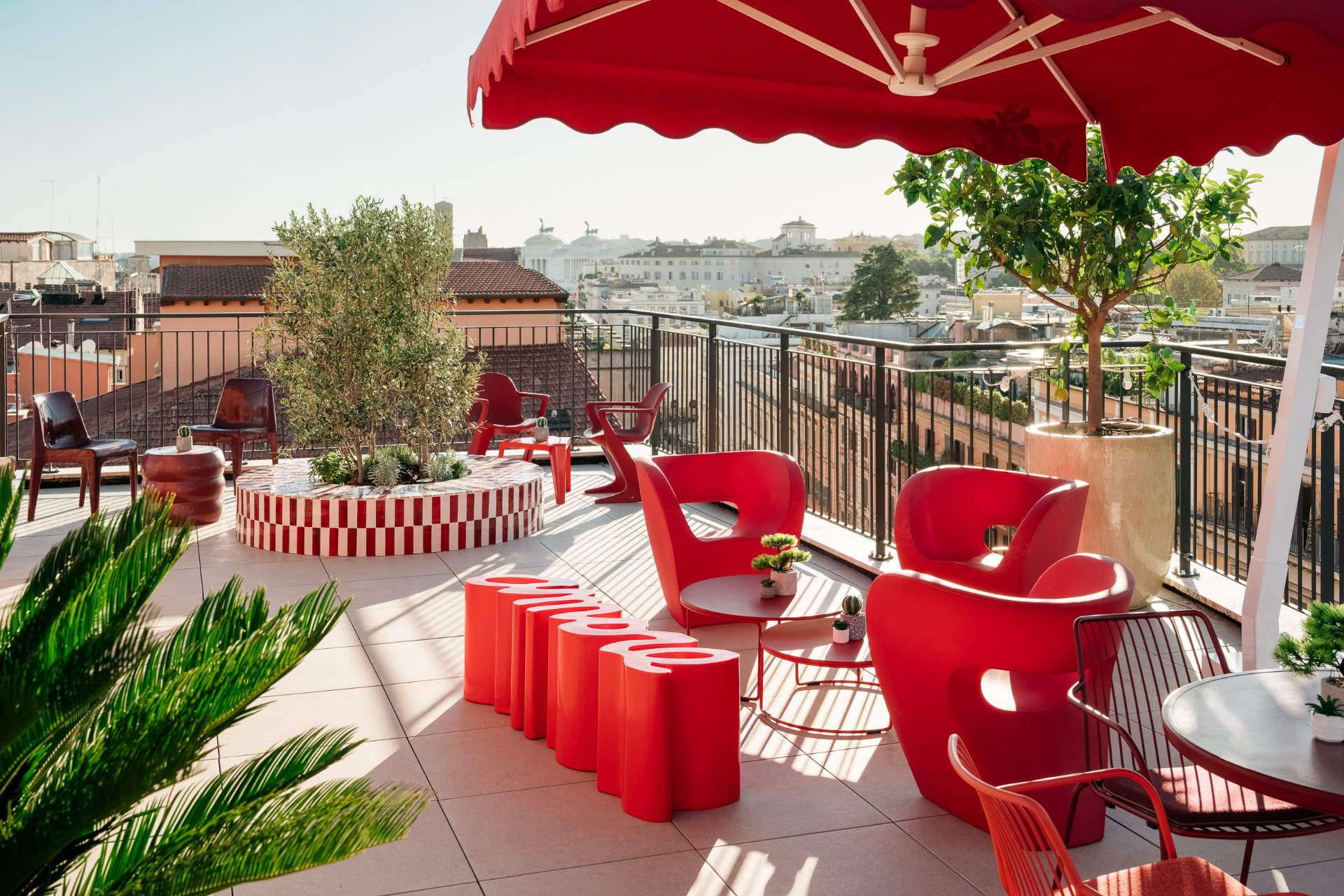 RUBY HOTELS — Make it your own, Detailansicht von KOPFBRAND